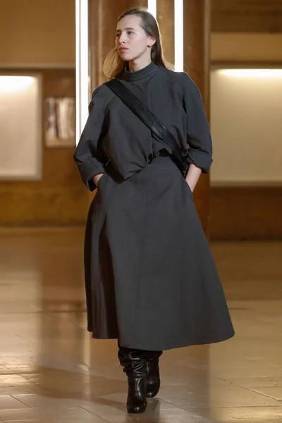 Look 15